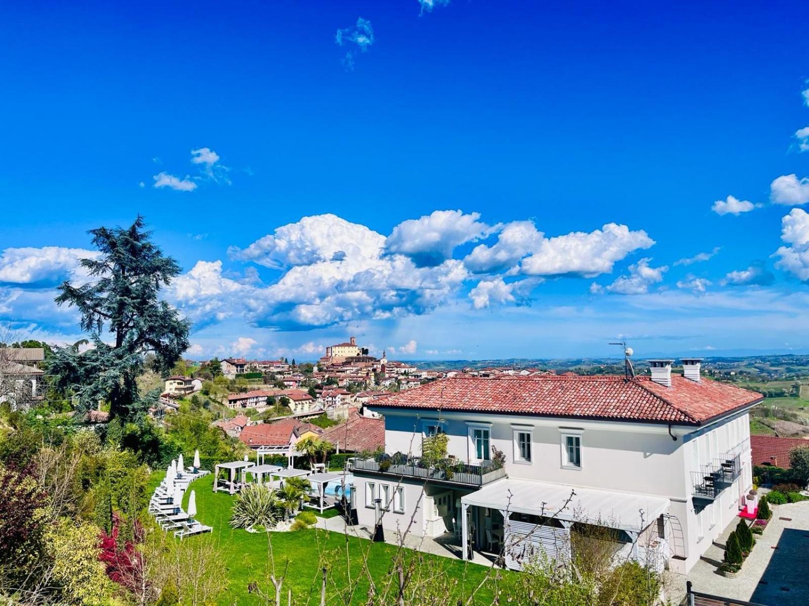Villa Nonna Cicci Boutique Hotel - SPA Cisterna dʼAsti Esterno foto