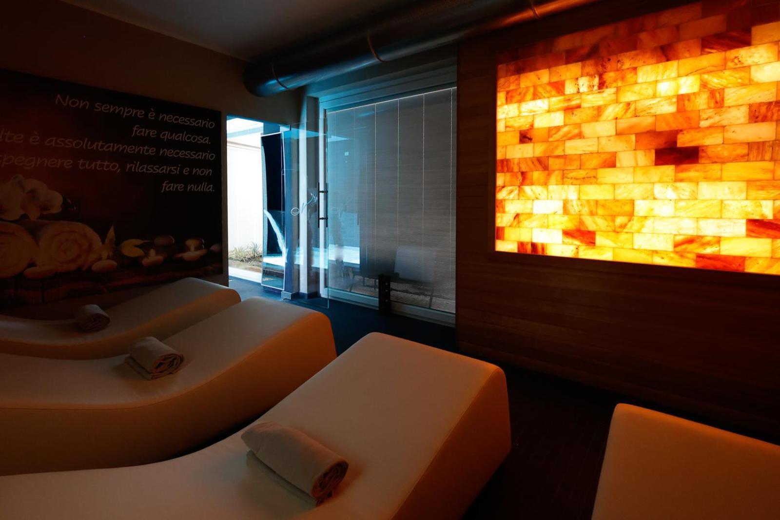 Villa Nonna Cicci Boutique Hotel - SPA Cisterna dʼAsti Esterno foto