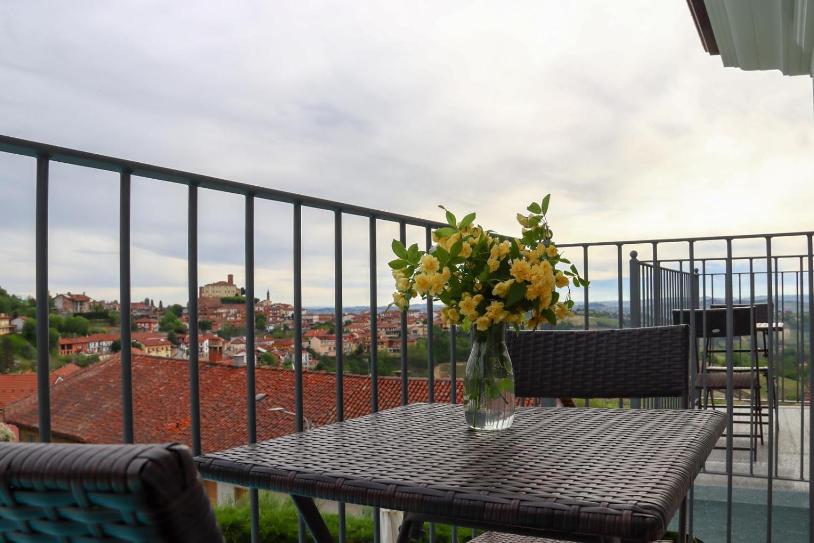 Villa Nonna Cicci Boutique Hotel - SPA Cisterna dʼAsti Esterno foto